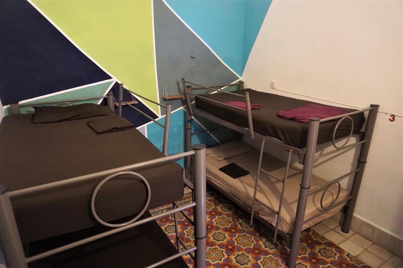 Akasha Hostel Mérida Oda fotoğraf